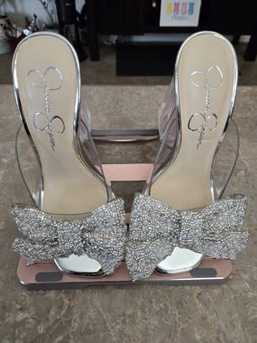 Jessica Simpson Saidah Pearl/ Rhinestone Bow Clear Dress Slide Sandals .  Size 5